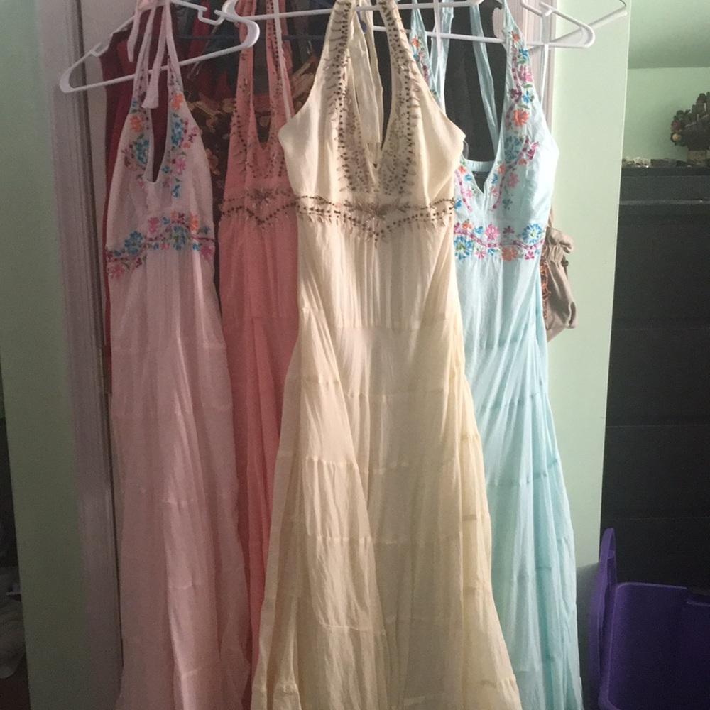 Gorgeous flowing classic and timeless dresses!!